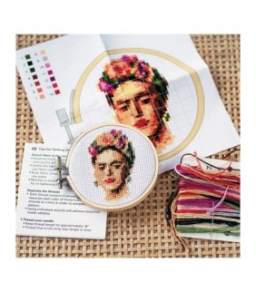 Mini Kit de Bordado Frida